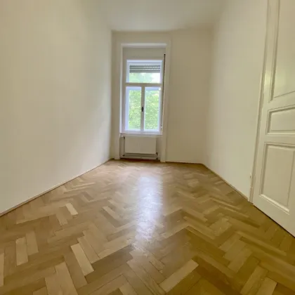 Charmante Altbauwohnung in Graz Geidorf: 4 Zimmer, 2 Balkone, Eichenparkett - Bild 3