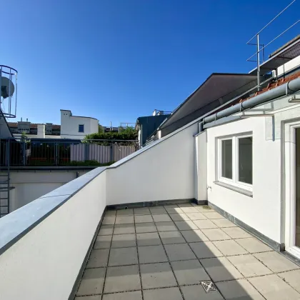 UNBEFRISTETE Dachgeschosswohnung – PRIVATE DACHTERRASSE – 2 BÄDER - Bild 2