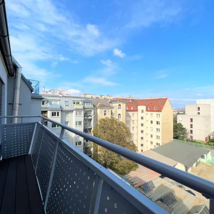 Neu auf dem Markt! Dachgeschosswohnung mit 2 Zimmern und Balkon. - Bild 2