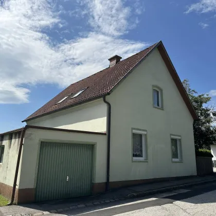 Kleines Juwel mit großem Potenzial: Renovierungsbedürftiges Einfamilienhaus in Ramplach mit kleinem Garten und Garage - Bild 2