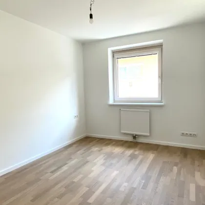 TOP PREIS-LEISTUNG! WG-TAUGLICHE SANIERTE 3-ZIMMER-WOHNUNG - Bild 2