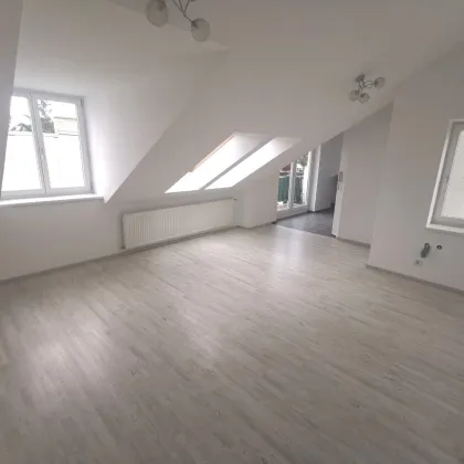 3 Zimmer DG-Wohnung mit Balkon! - Bild 3