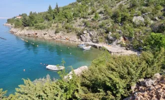 Seltenes ebenes Grundstück in Ortsrandlage nähe Starigrad