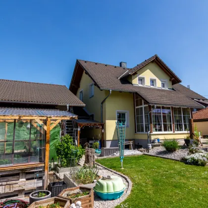 Einladendes Einfamilienhaus mit Wintergarten und Doppelgarage in Asten zu verkaufen - Bild 3