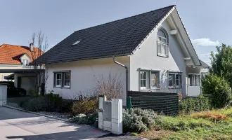 Hervorragendes Einfamilienhaus mit Blick zur Burgruine Emmerberg westlich von Wr. Neustadt