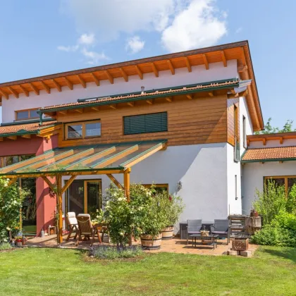 Exklusives Einfamilienhaus mit großzügigem Garten und luxuriöser Ausstattung in Neunkirchen - Wohnen auf höchstem Niveau! - Bild 2