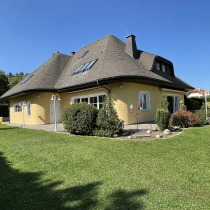 Großzügige Luxusvilla - Bild 2