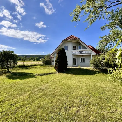 Ihr Einfamilienhaus zum Kauf in Würflach: Ruhig gelegen, perfekt verbunden! Sparen Sie aktuell beim Hauskauf. - Bild 2