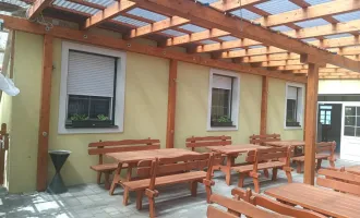 Erlebe den Charme des Burgenlands: Modernes Gastgewerbe mit Terrasse zu vermieten