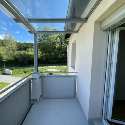 Traumhafter Ausblick, 3 Zimmer, Balkon, Garage, komplett saniert! - Bild 2