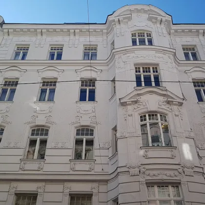 Provisionsfrei! Sanierter Stilaltbau, großer Balkon mit Grünblick, Luftwärmepumpe - Bild 2