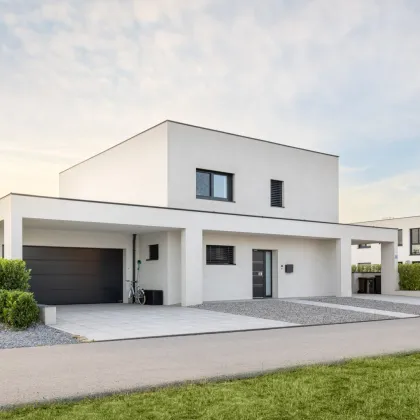 WOHNEN, WO ANDERE URLAUB MACHEN - ARCHITEKTENHAUS MIT POOL UND SEEZUGANG ZUM SEELE BAUMELN LASSEN - Bild 3