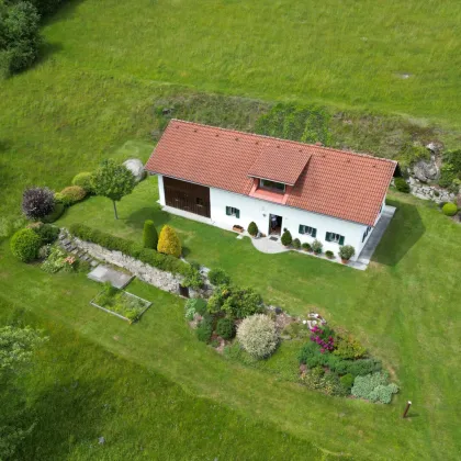 Exklusives Landhaus in idyllischer Lage mit modernem Komfort und traumhaftem Bergblick - Bild 2