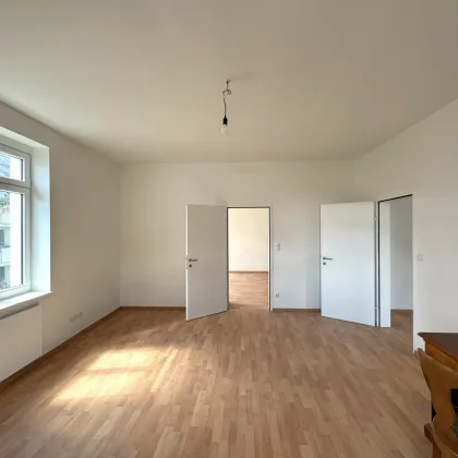 Erstbezug nach Sanierung! - Altbau-Wohnung in U-Bahn-Nähe! - Bild 2