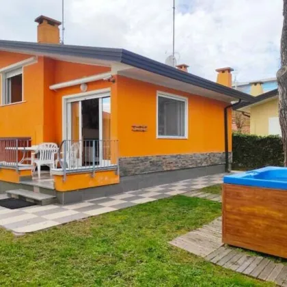 VILLA POLLUCE – HAUSHÄLFTE IN BIBIONE – NUR 40 m VOM MEER ! - Bild 2