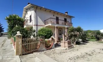 VILLA IN SCERNI (ABRUZZEN)