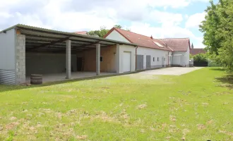 Deutsch Schützen: Wohnhaus mit Nebengebäude und Lagerhalle