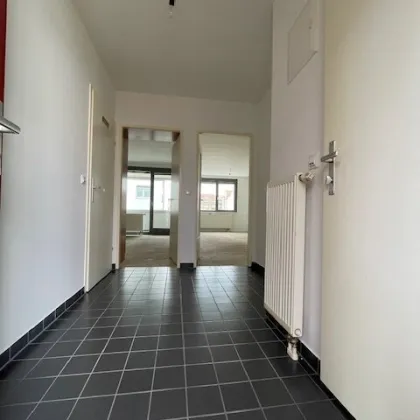 Neubau - perfekte Lage und toll geplante 2 Zimmer-Wohnung mit verglaster Süd-Loggia - übrigens - ein Traum für jede Katze - Bild 3