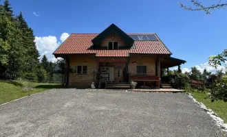 *** kleine Landwirtschaft mit Stallgebäude & Blockhaus ***