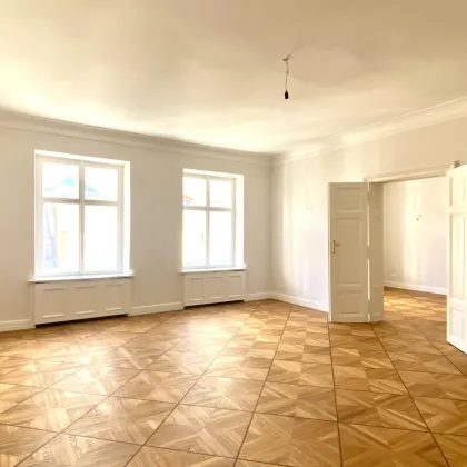 ERSTKLASSIG WOHNEN - 6 ZIMMER LUXUS-APPARTMENT IM WUNDERSCHÖNEN PALAIS - Bild 3