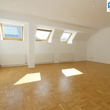 +Komplett sanierter Erstbezug+ Helle + ruhige + 3 Zimmer + Dachgeschoss Maisonette + Klimaanlage+ in renoviertem Jahrhundertwendehaus + 4.Liftstock+  Kellerabteil + 360 Grad online TOUR +D+ - Bild 2