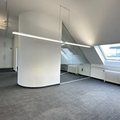 Lichtdurchflutetes Büro über den Dächern Wiens mit 300m² zur langfristigen Vermietung - Bild 3