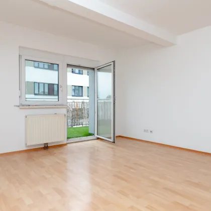 TEILSANIERTE 2-ZIMMER-WOHNUNG MIT BALKON UND PARKPLATZ - Bild 3