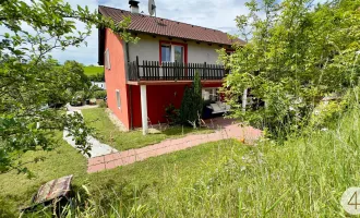 Familienoase in idyllischer Lage: 4-Zimmer Einfamilienhaus in Kleinsitzendorf mit großem 4115m2 Grundstück !