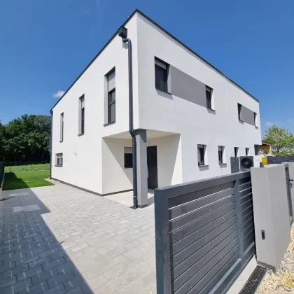 NOCH 2 HÄUSER VERFÜGBAR! INKLUSIVE SONDERAUSSTATTUNG! EXKLUSIVES DOPPELHAUSPROJEKT. 5 ZIMMER. ZIEGELHAUS MIT KELLER, BALKON, TERRASSE, CARPORT. - Bild 3