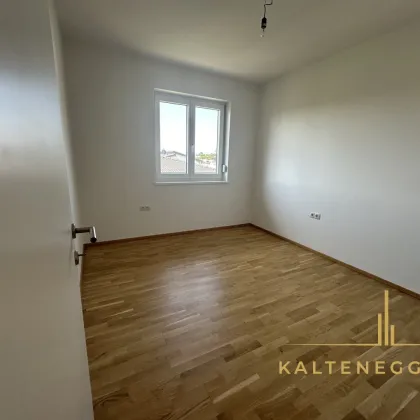 Traumhafte 3-Zimmer-Wohnung mit Balkon und Stellplatz in Wiener Neustadt - neuwertig und stilvoll - Bild 3