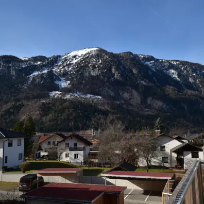 Modern & gemütlich: Dachgeschosswohnung mit großer Terrasse & traumhafter Aussicht! - Bild 3