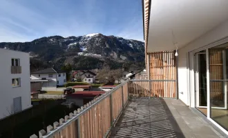 Modern & gemütlich: Dachgeschosswohnung mit großer Terrasse & traumhafter Aussicht!