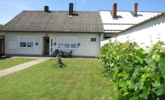 GEPFLEGTES EINFAMILIENHAUS  in idyllischer Lage mit Nebengebäude  -  nur 219.000,00 €!