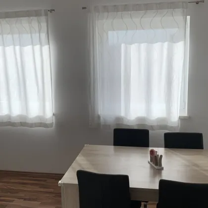 Niedrige Betriebskosten - Moderne 3 Zimmer Wohnung mit Rundumblick - sehr hell und ruhig - Bild 2