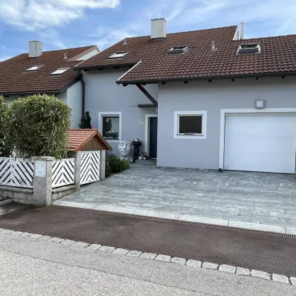 Modernisiertes großzügiges Reihenhaus - Luxuriöse Ausstattung -140m2 WFL - beheizter Wintergarten, Sauna, Solaranlage, Garage, Keller uvm. - Bild 2