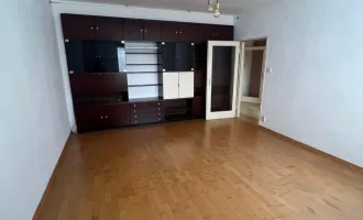 NEUER PREIS! Zentrale 3-Zimmer-Wohnung im 4.Liftstock