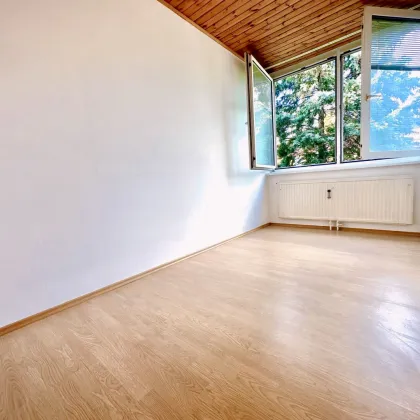 Ruhiges Wohnen mit der Familie I 5 Zimmer I südwestseitiger Balkon I großzügige Garage I SCS in 5min mit dem Auto - Bild 2