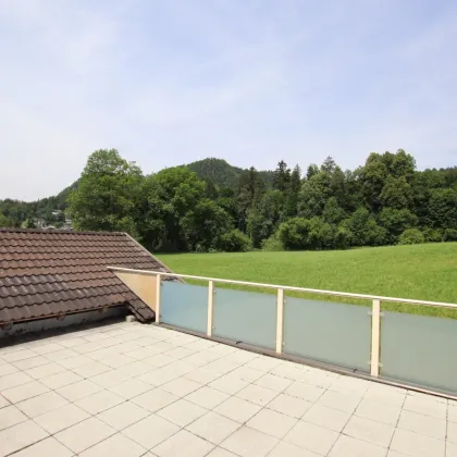 Schöne sanierte 4 Zi Wohnung 100m² mit Balkon und XXL-Terrasse und 2 Garagen und Dachboden in Rotschitzen bei Köttmannsdorf - Stadtnähe - Bild 3
