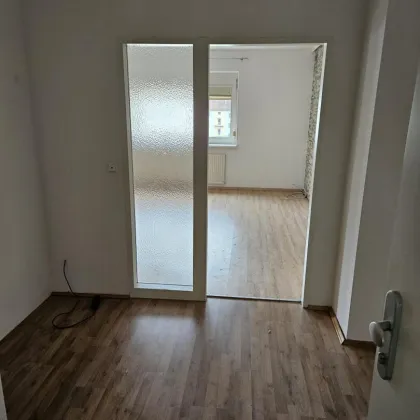 "PREISREDUKTION" PROVISIONSFREI! 3 ZIMMERWOHNUNG MIT LOGGIA - Bild 2