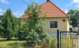 Liebenau - renovierungsbedürftiges Haus in einer ruhigen sonnigen Sackgasse gelegen!