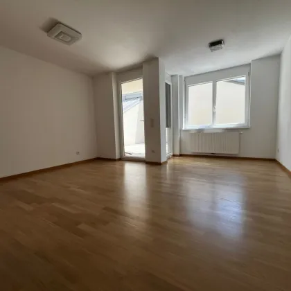 Helle 3-Zimmer Wohnung mit Top-Infrastruktur - BIETERVERFAHREN - Bild 2