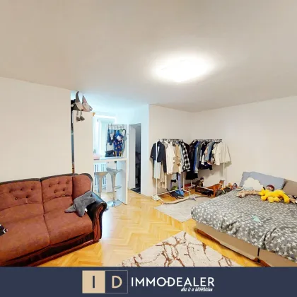 ** IDEAL FÜR ANLEGER UND ENDNUTZER - GROßZÜGIGE 2 ZIMMER DACHGESCHOßWOHNUNG - LICHTDURCHFLUTET MIT VIEL POTENZIAL ** - Bild 3