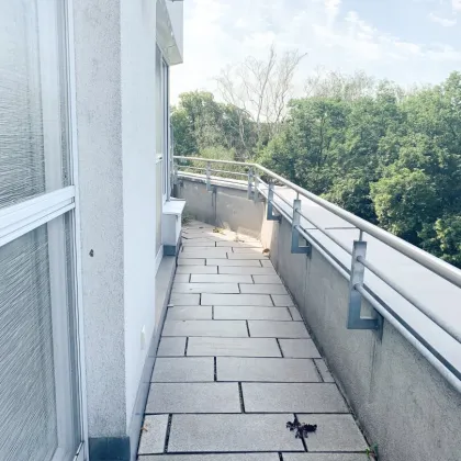 Tolle, klimatisierte Maisonette-Wohnung mit 3 Schlafzimmern, 2 Badezimmer, Küche, Dachterrasse und Balkon - Bild 2