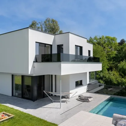 Modernes Wohnglück in Klosterneuburg - Luxuriöses Einfamilienhaus mit Fernblick über Wien und den Leopoldsberg - Bild 2