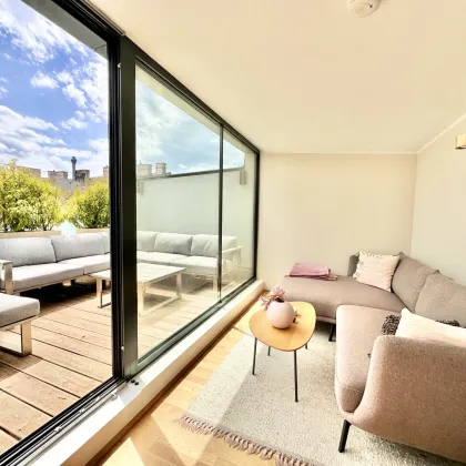 **Exklusive lichtdurchflutete Dachgeschoss-Maisonette mit großer Terrasse und Weitblick über Wien und den Stephansdom in Toplage 1050 Wien** - Bild 3