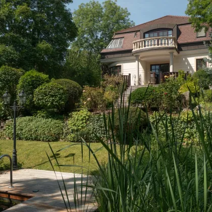 Luxuriöse Familienvilla mit Panoramablick - Bild 2