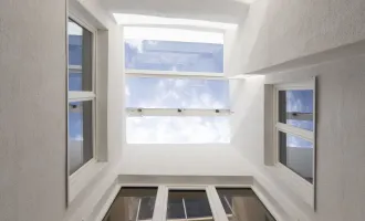 Eleganz trifft Historie: Moderne 3-Zimmer-Wohnung mit zwei Bädern und Glasatrium!