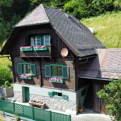 Entzückendes Wohnhaus mit eigener Wasserquelle, Carport - Bild 2