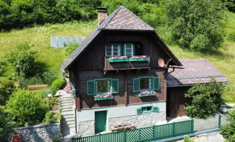 Entzückendes Wohnhaus mit eigener Wasserquelle, Carport