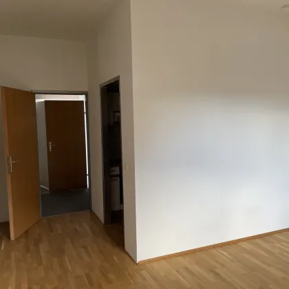 Erdgeschoss-Wohnung mit Stellplatz - Bild 2